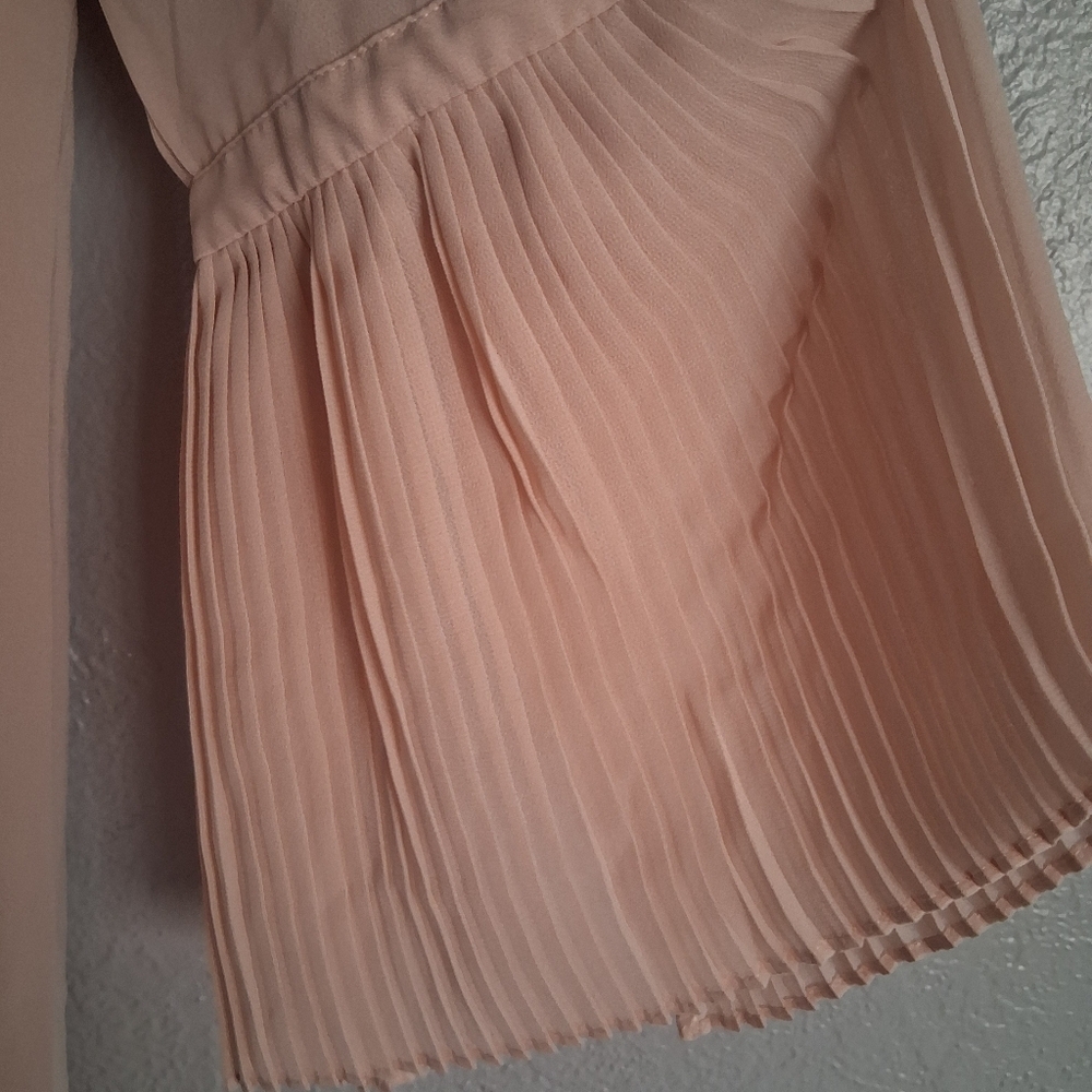 Cupcakes And Cashmere XS Malina Shift Dress Pleated Bell Sleeve NWT - Picture 6 of 10